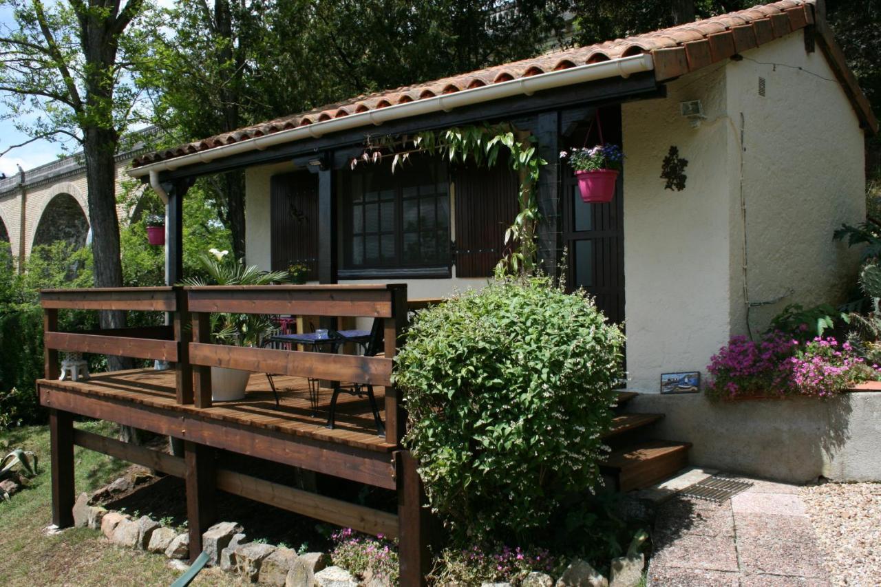 The Petite Chalet Chambre d'hôtes L'Isle-Jourdain (Vienne) Exterior foto